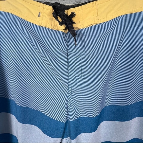 Quicksilver High Line Board Shorts Mens 33 **FLAW - Picture 3 of 11